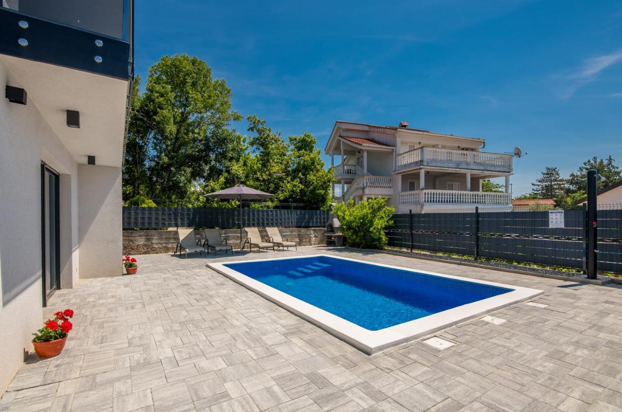 Apartments Villa "Aurea" With Pool Krk Town Dış mekan fotoğraf