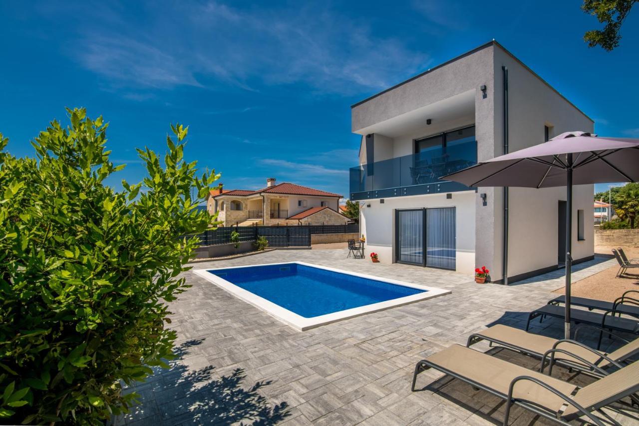 Apartments Villa "Aurea" With Pool Krk Town Dış mekan fotoğraf