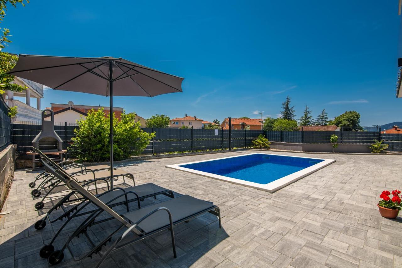Apartments Villa "Aurea" With Pool Krk Town Dış mekan fotoğraf