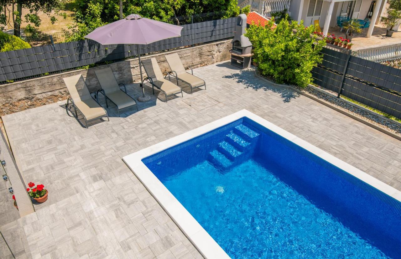 Apartments Villa "Aurea" With Pool Krk Town Dış mekan fotoğraf
