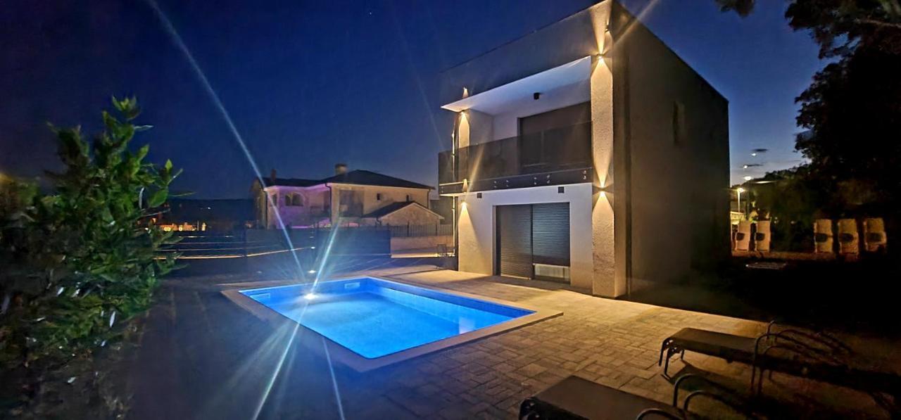 Apartments Villa "Aurea" With Pool Krk Town Dış mekan fotoğraf