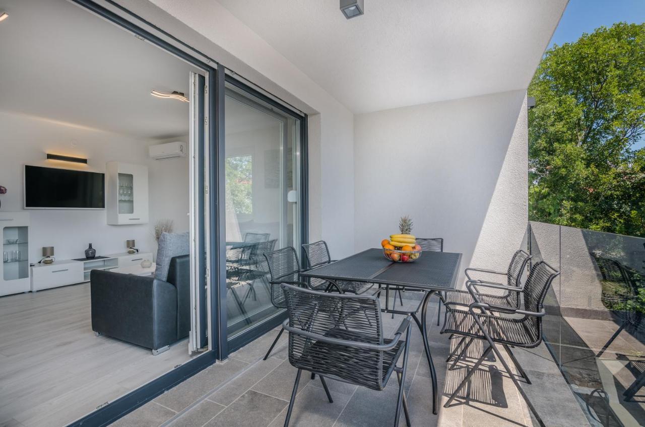 Apartments Villa "Aurea" With Pool Krk Town Dış mekan fotoğraf