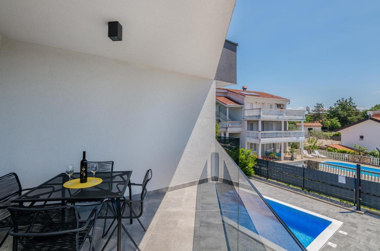Apartments Villa "Aurea" With Pool Krk Town Dış mekan fotoğraf