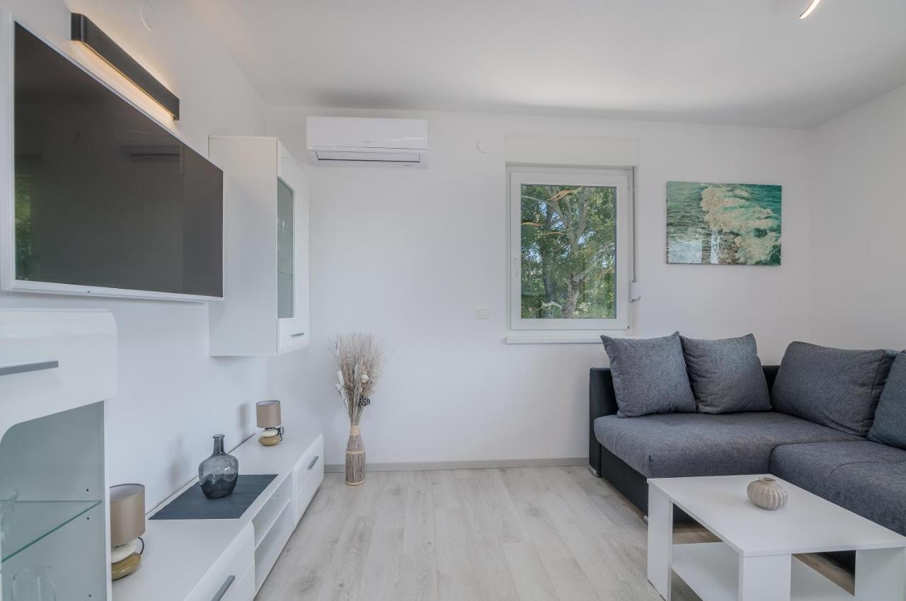 Apartments Villa "Aurea" With Pool Krk Town Dış mekan fotoğraf