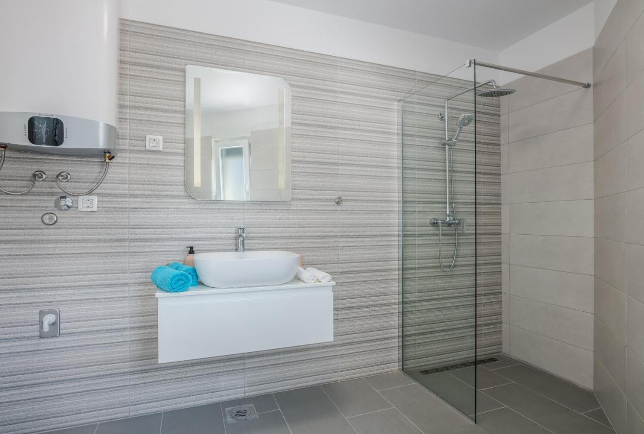 Apartments Villa "Aurea" With Pool Krk Town Dış mekan fotoğraf