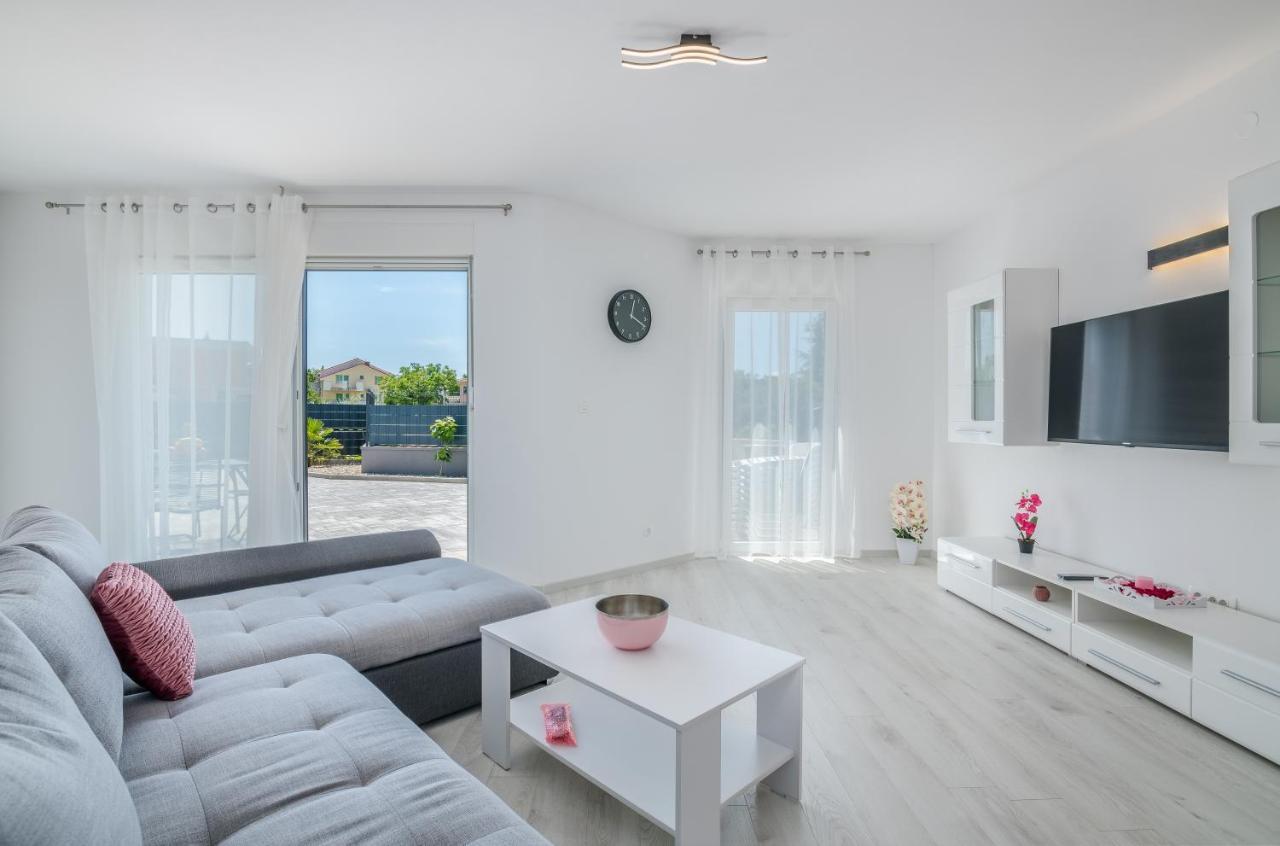 Apartments Villa "Aurea" With Pool Krk Town Dış mekan fotoğraf