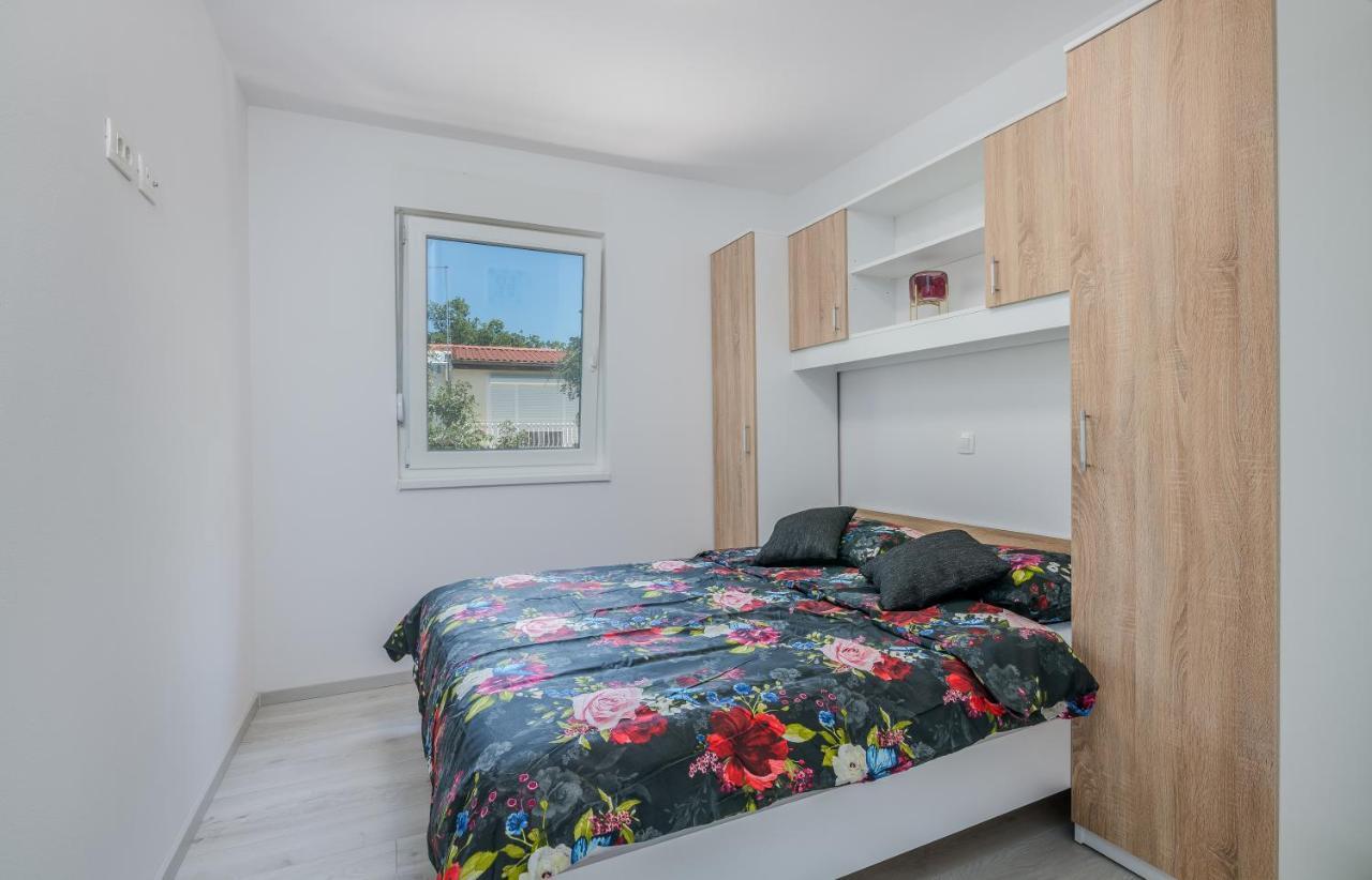 Apartments Villa "Aurea" With Pool Krk Town Dış mekan fotoğraf