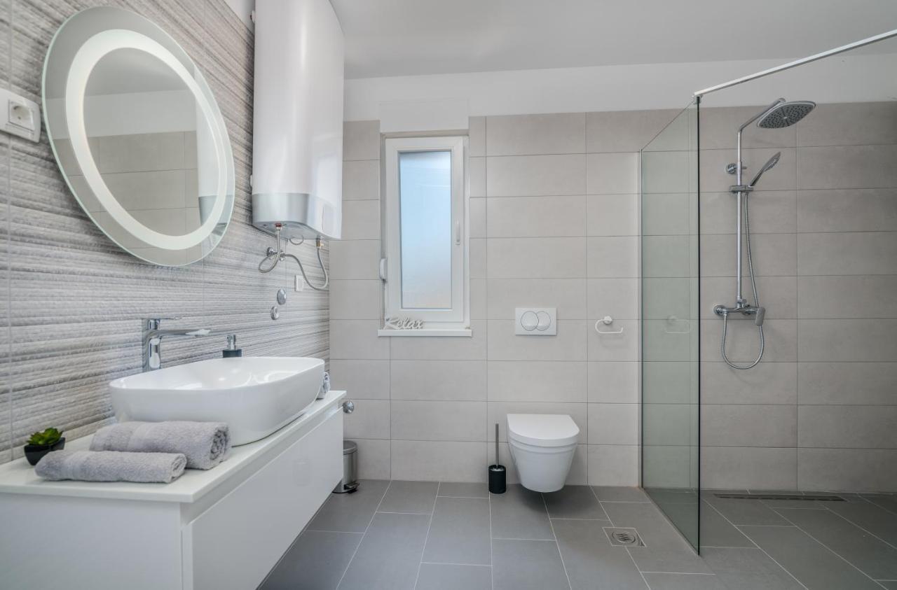 Apartments Villa "Aurea" With Pool Krk Town Dış mekan fotoğraf