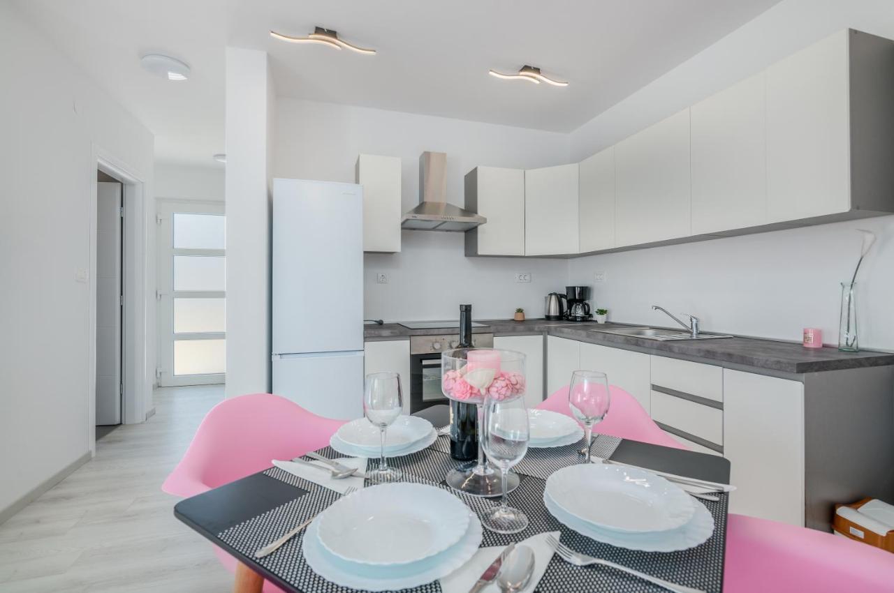 Apartments Villa "Aurea" With Pool Krk Town Dış mekan fotoğraf