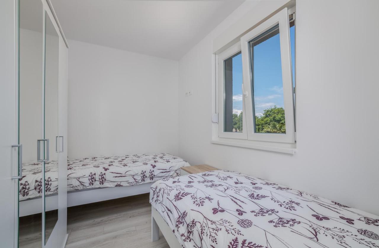 Apartments Villa "Aurea" With Pool Krk Town Dış mekan fotoğraf