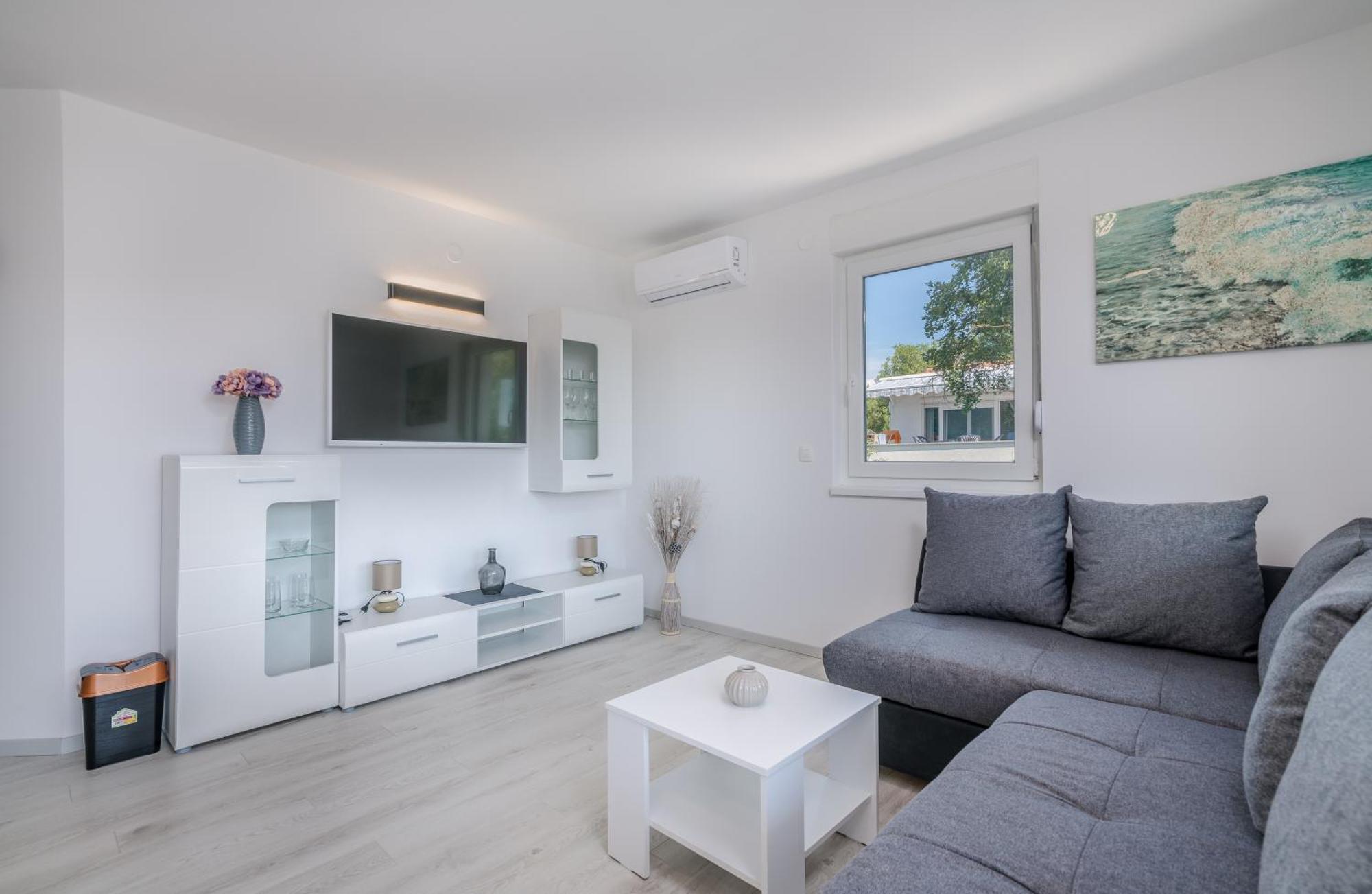 Apartments Villa "Aurea" With Pool Krk Town Oda fotoğraf